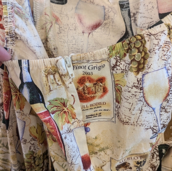 Dollz & Dames Wine Print Halter Zip Dress. XL - Picture 5 of 7